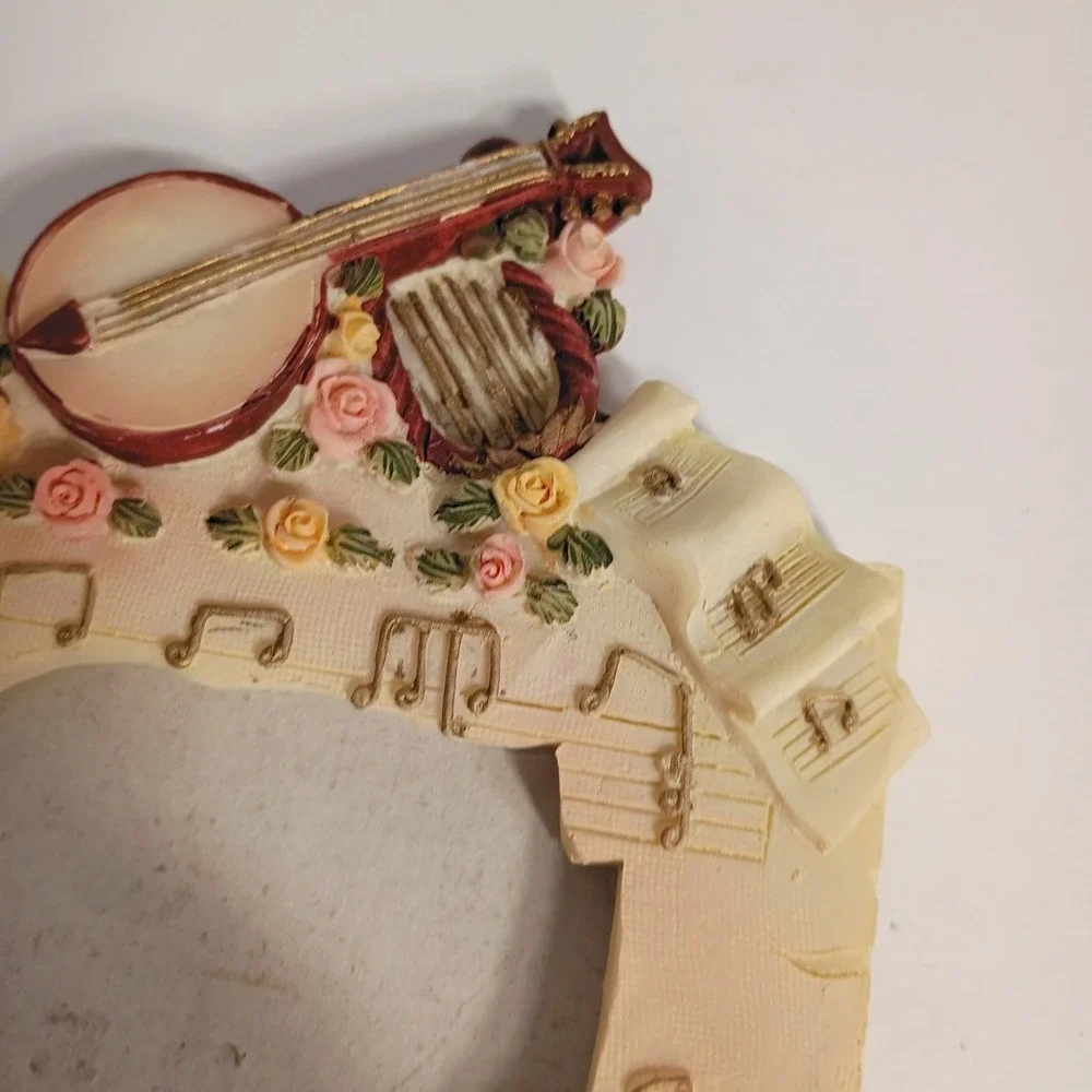 VTG 3D‎ Rustic Banjo & Roses Picture Frame Resin Music Notes Shabby Chic Pastel